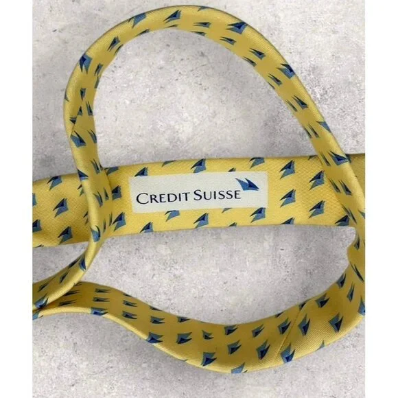 VINEYARD VINES Silk Tie USA Yellow Blue Geometric Credit Suisse W:3.6" EUC - Picture 4 of 6